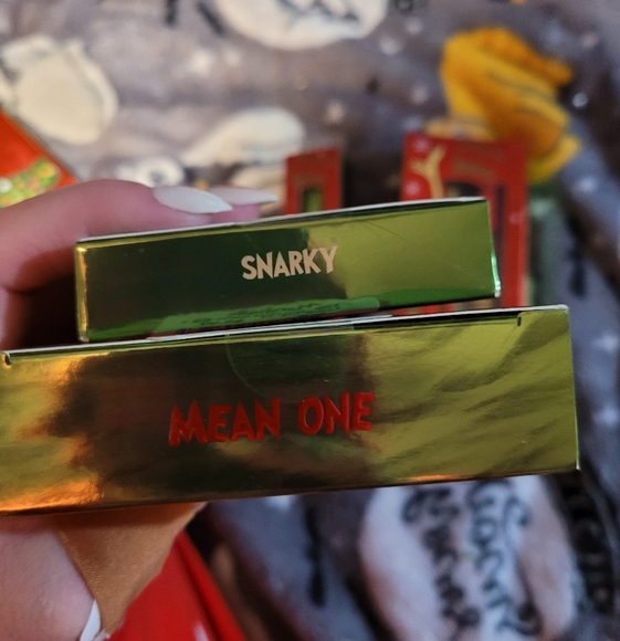 Revolution X The Grinch, set of 5 NIB products - Picture 6 of 7